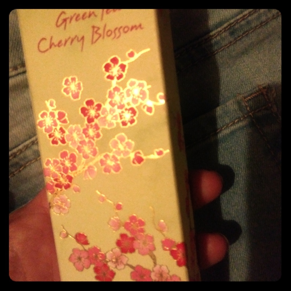Elizabeth Arden perfume